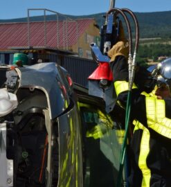 Einsatz an modernen Autos: Warum Rettungskarten im Ernstfall Leben retten